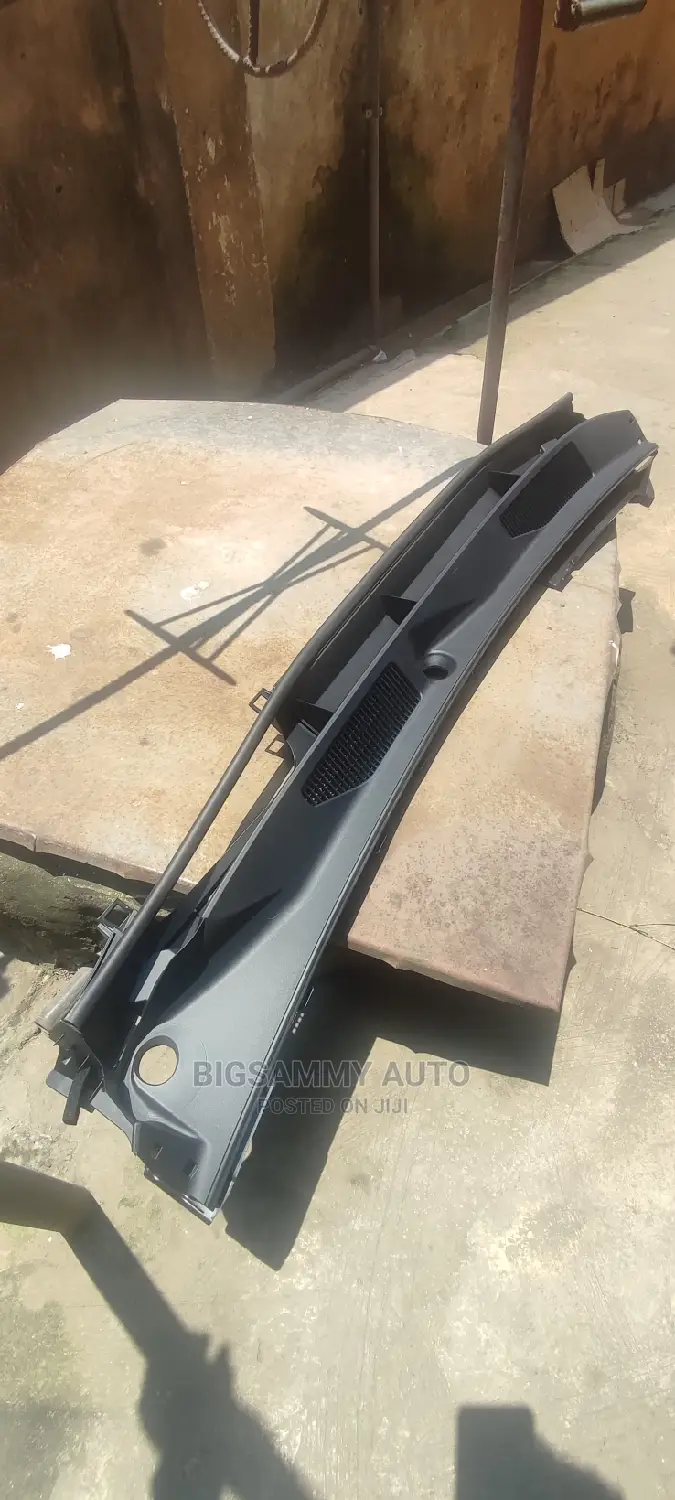 Toyota Prado Wiper Base