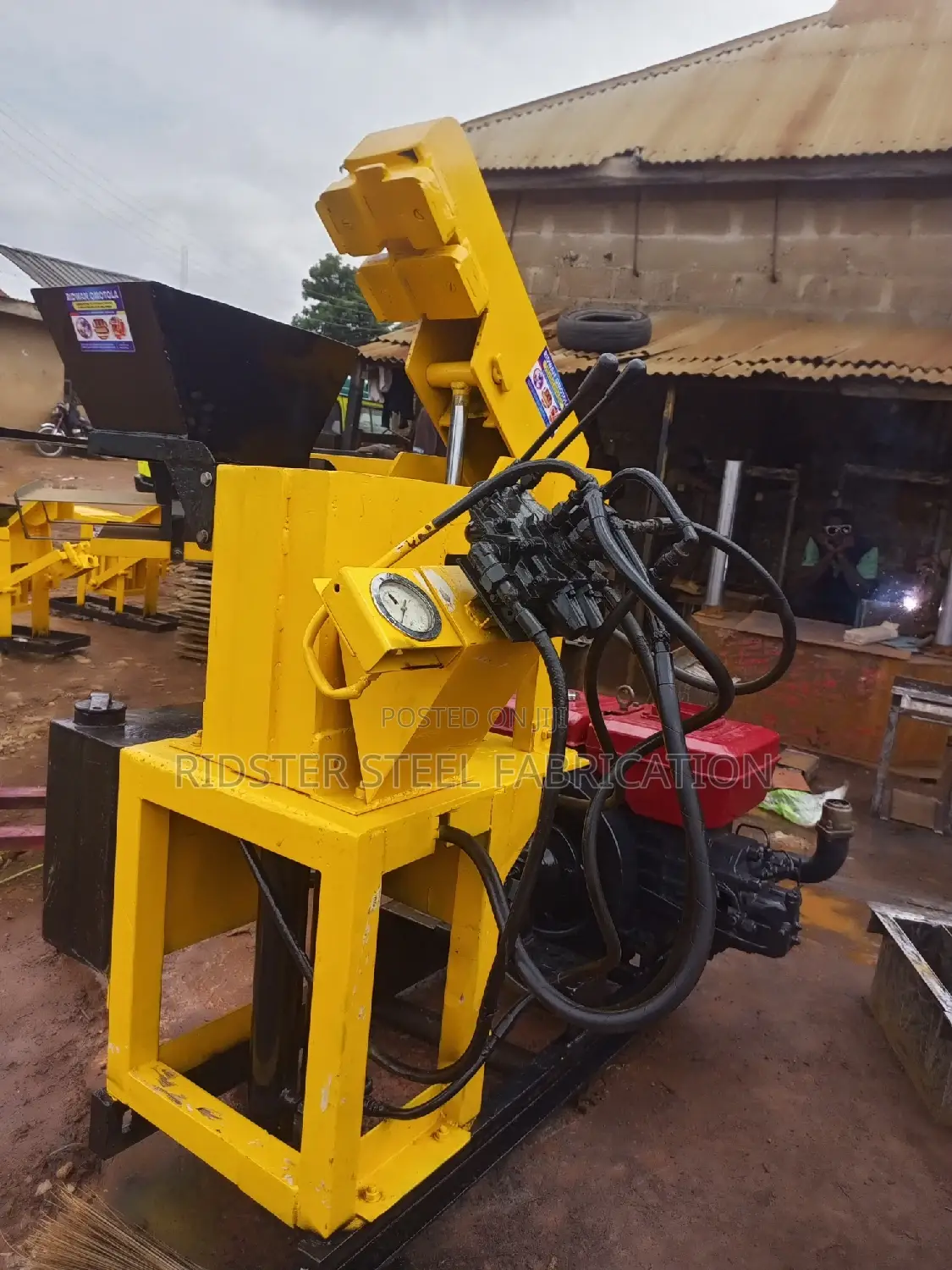 Hydro-Eletric Bricks and Blocks Moulding Machines
