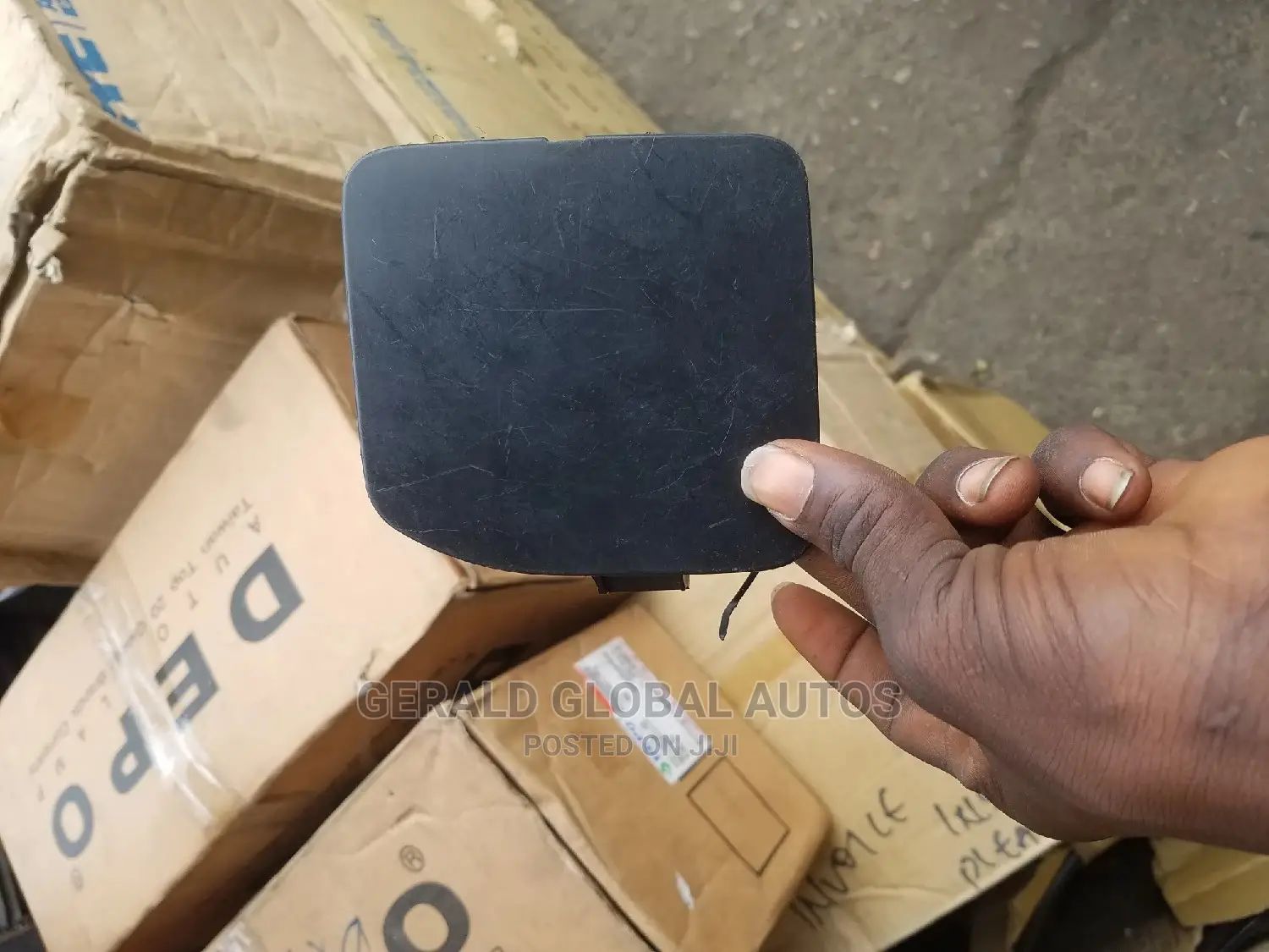Towing Cover Nissan Almera 015
