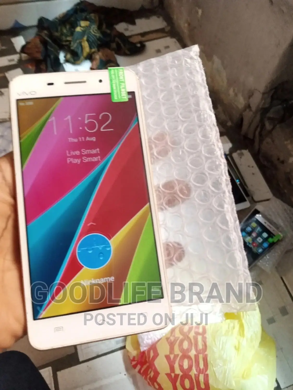 Vivo iQOO Z1x 64 GB Silver