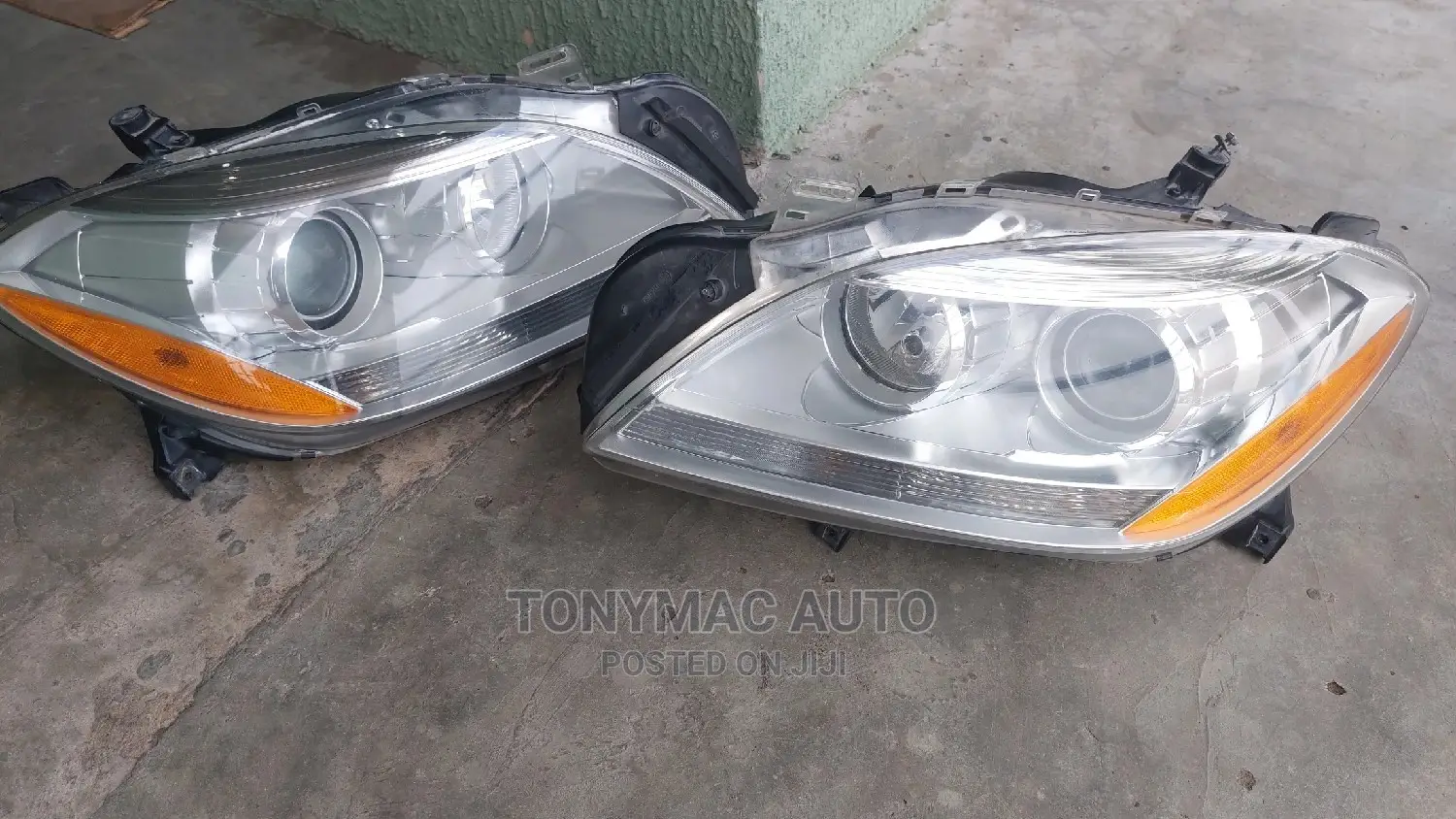 Mercedes-Benz ML350 2012 to 2015 Headlights