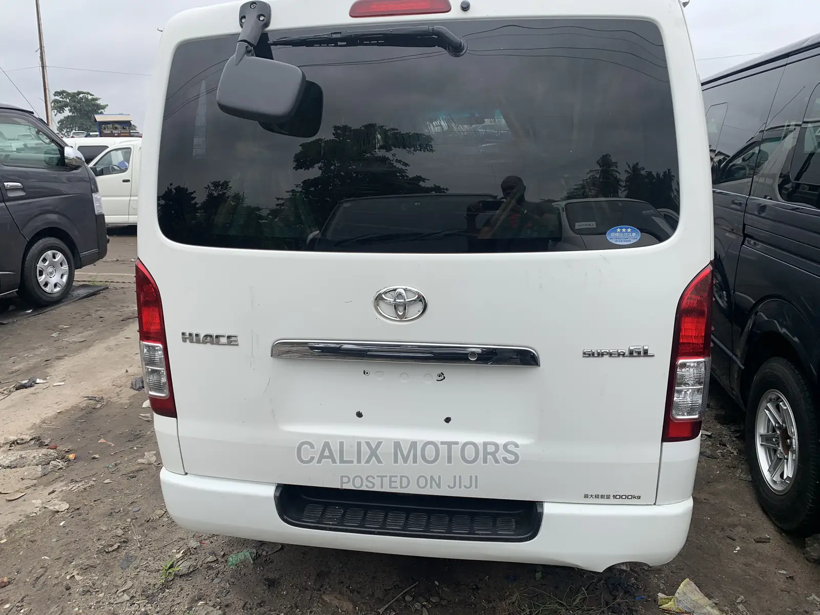 Toyota HiAce 2010 White