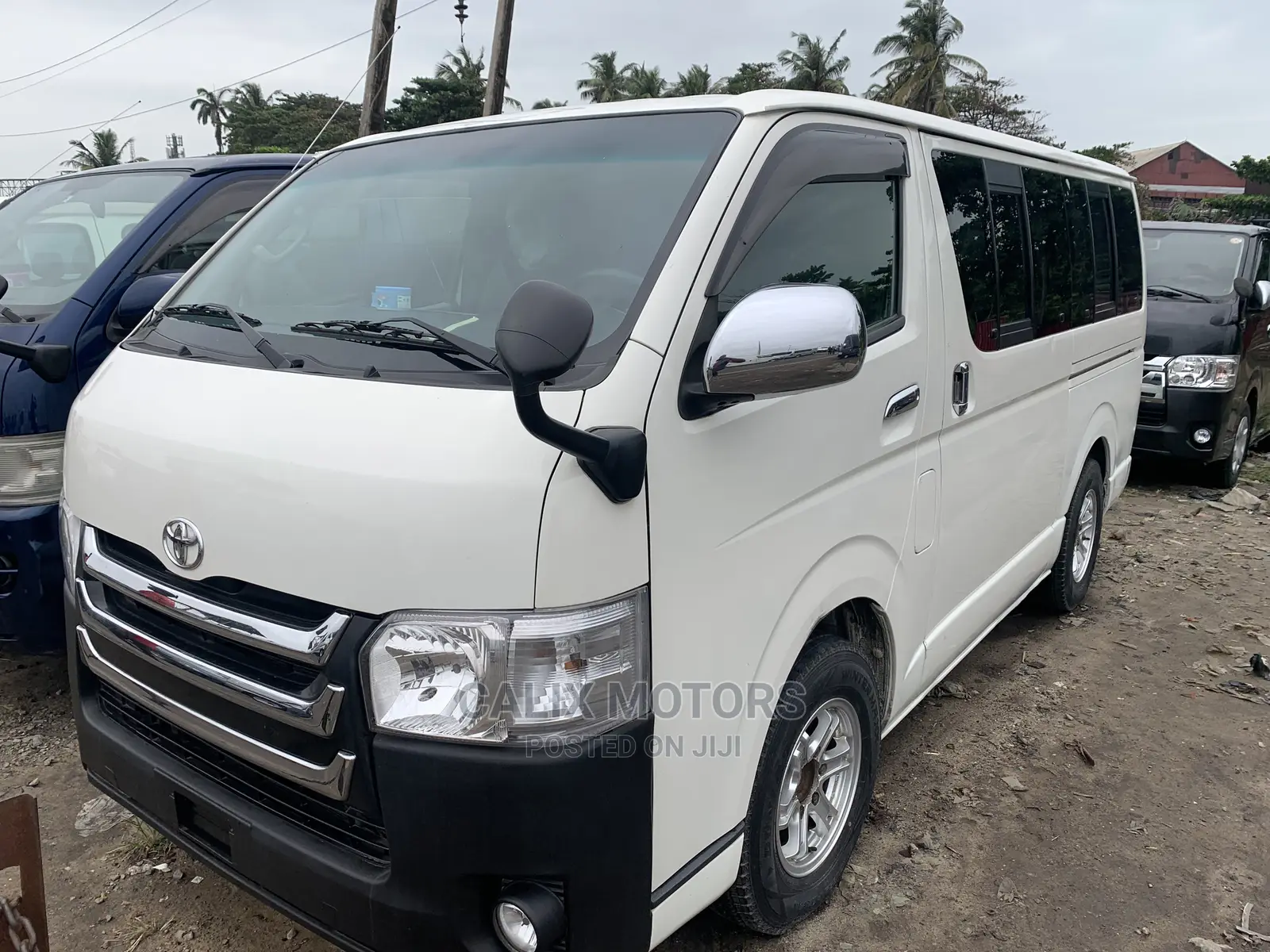 Toyota HiAce 2010 White