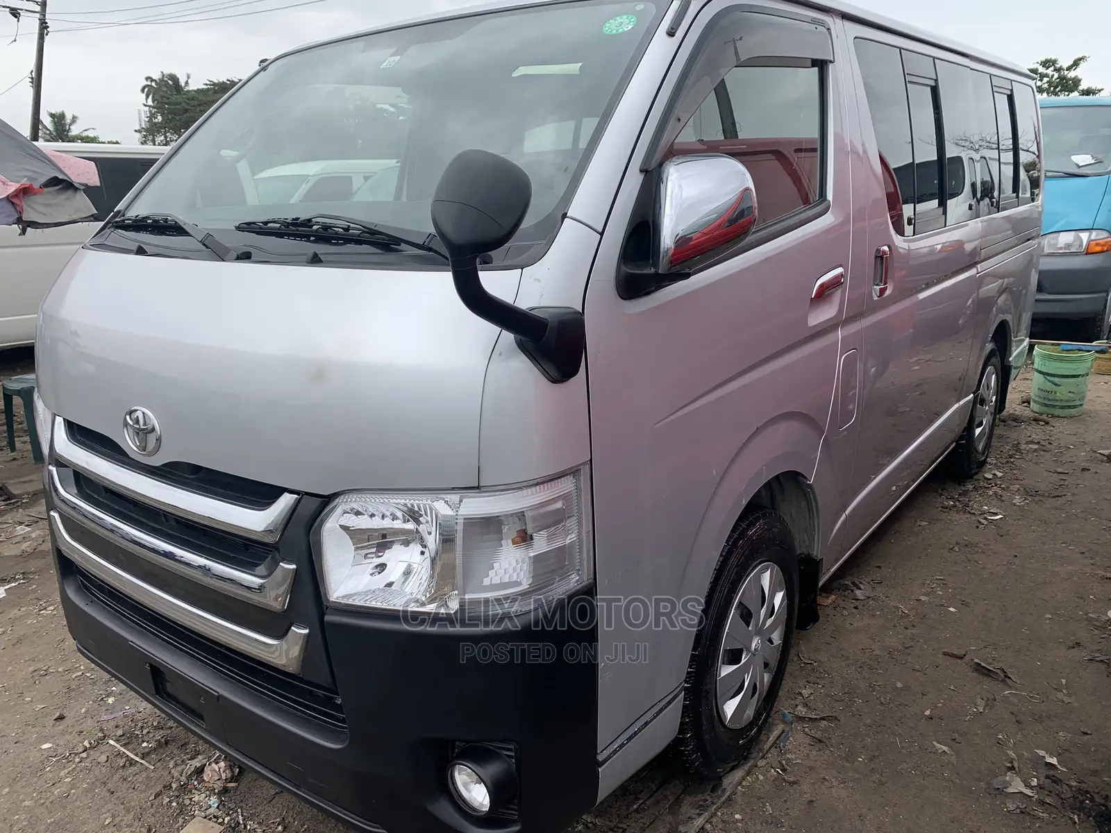 Toyota HiAce 2010 Silver