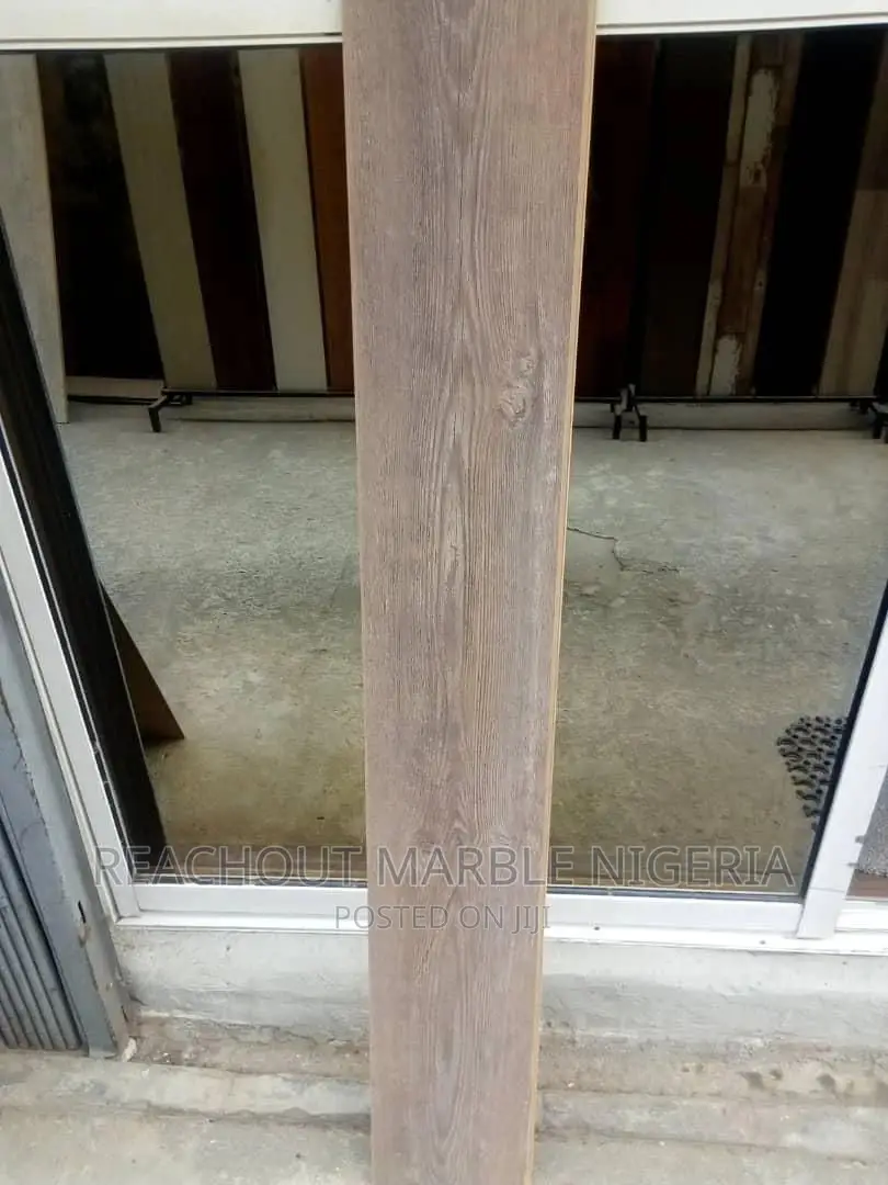 Pure Wooden Floor With Underlayers