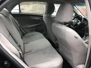 Toyota Corolla LE 4dr Sedan (1.8L 4cyl 4A) 2013 Black