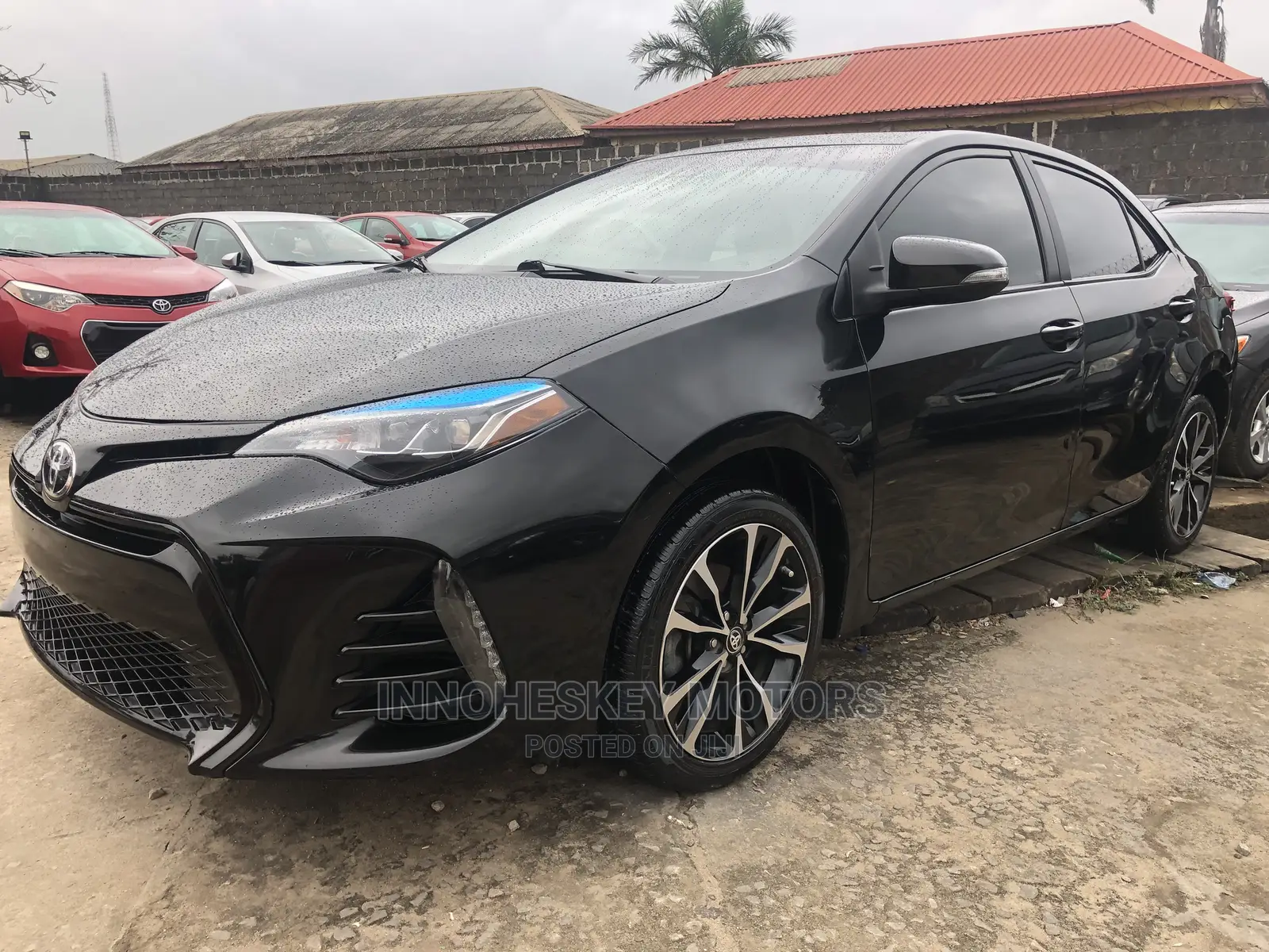 Toyota Corolla SE (1.8L 4cyl 6M) 2018 Black