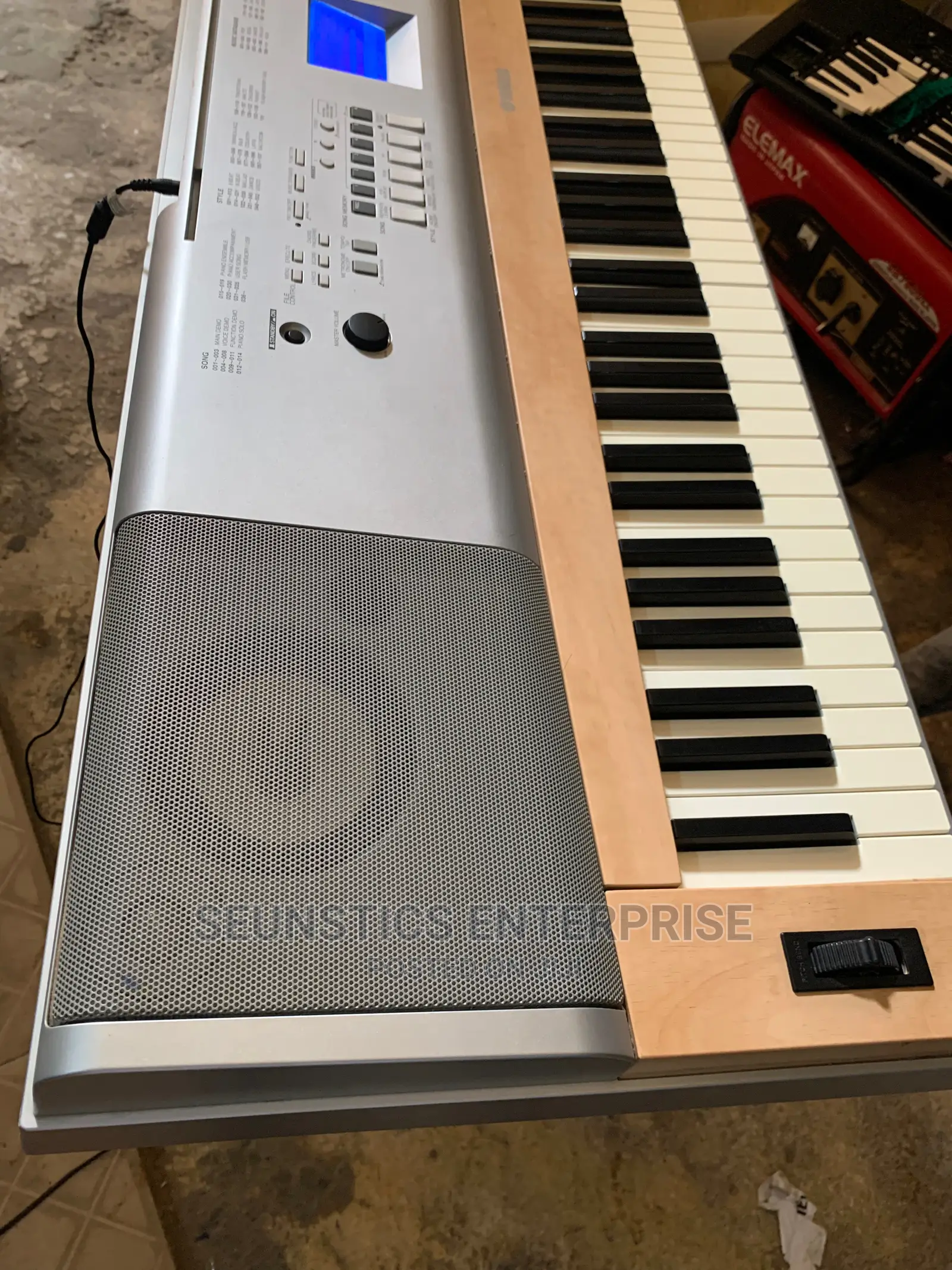 Yamaha Portable Grand DGX 620 Piano/Keyboard