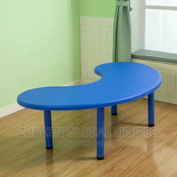 Children's Halfmoon Table