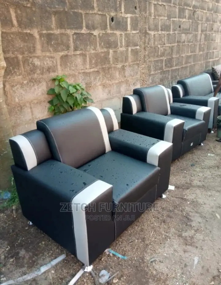 Ophulstry Chair