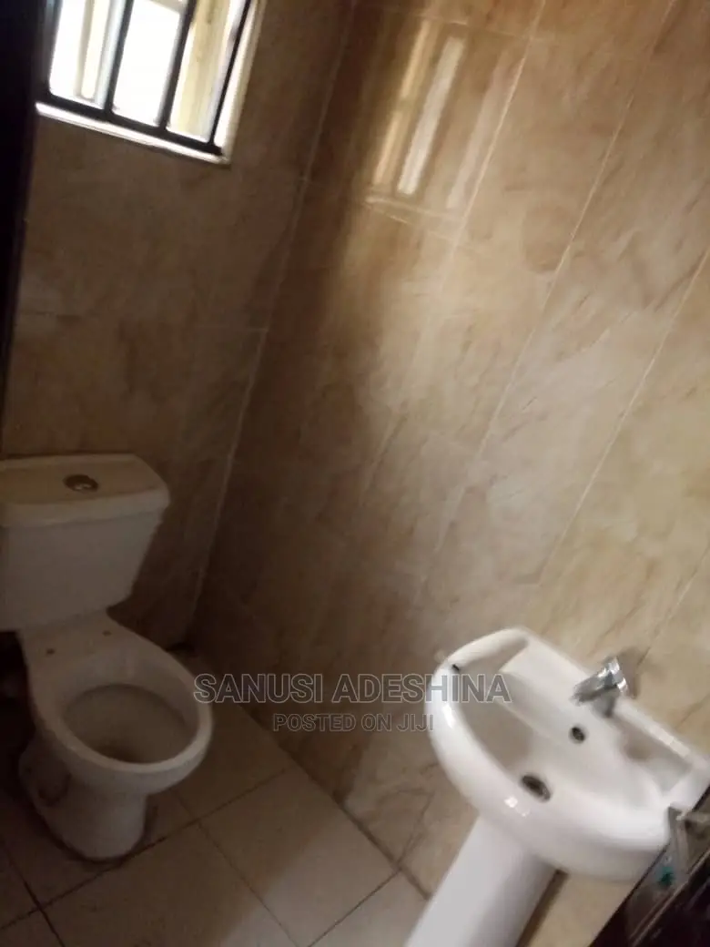 2bdrm Block of Flats in Dawaki Fct Abuja for rent