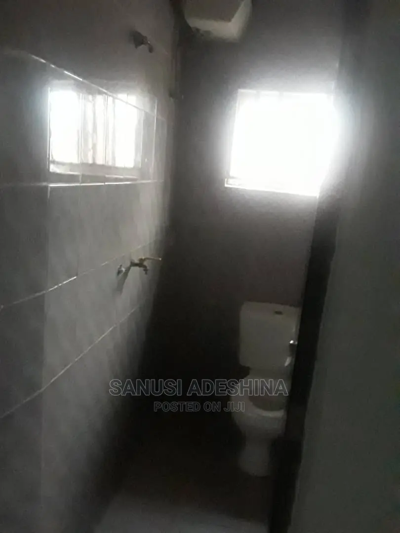 2bdrm Block of Flats in Dawaki Fct Abuja for rent