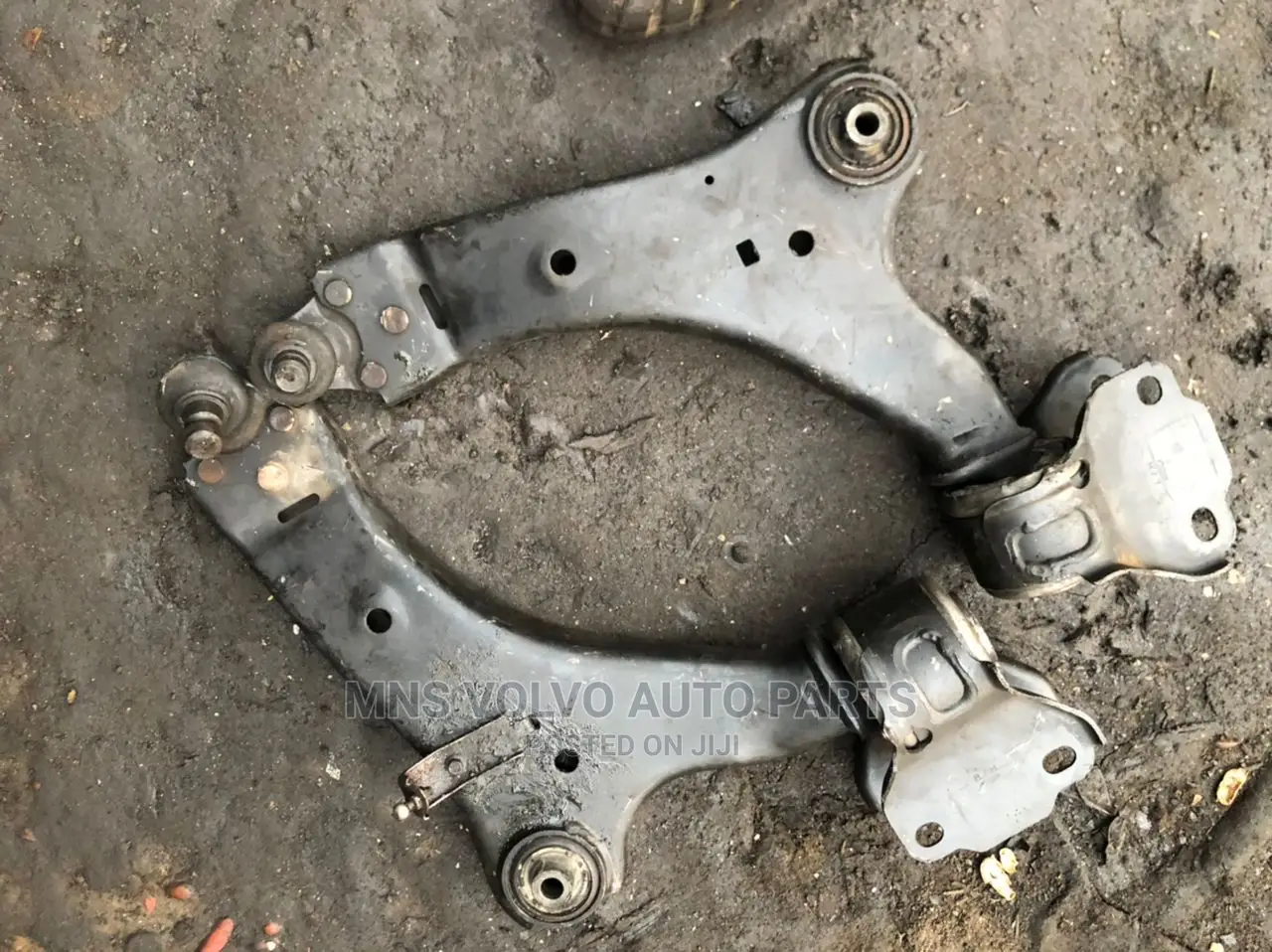 Volvo XC60 Control Arms