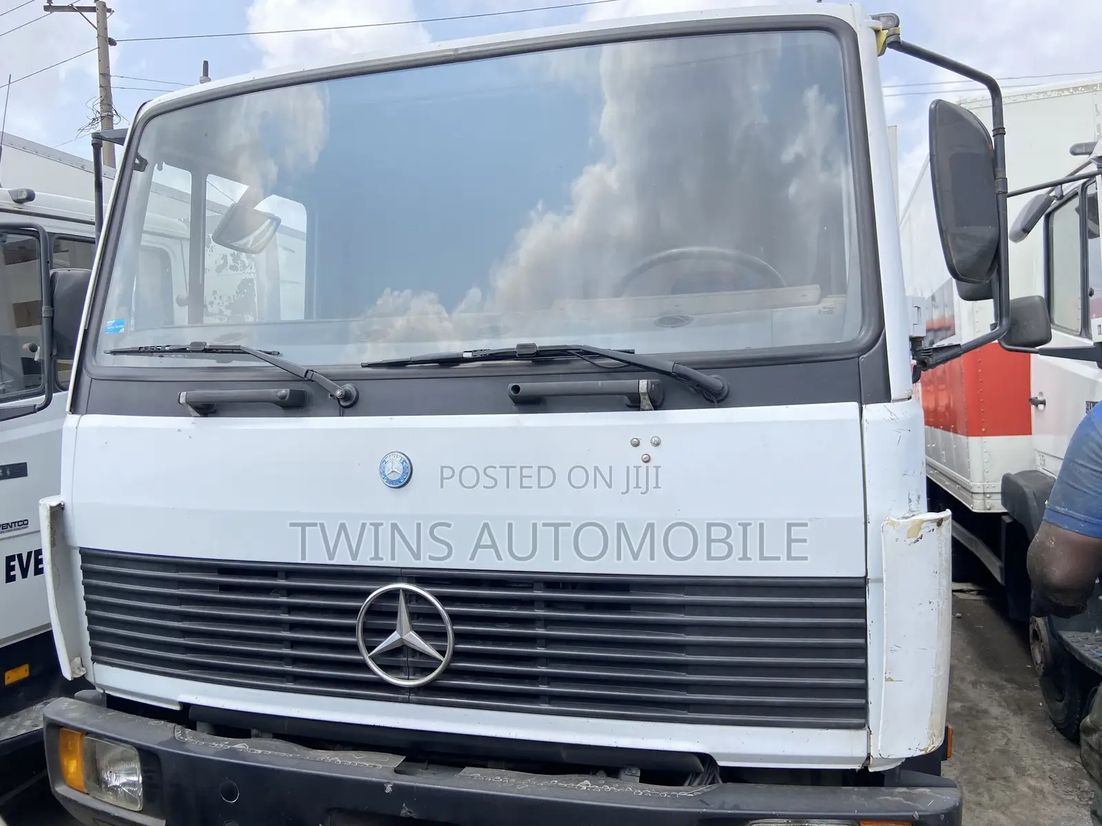 Mercedes-Benz 814 Pick Up 6 Cylinder
