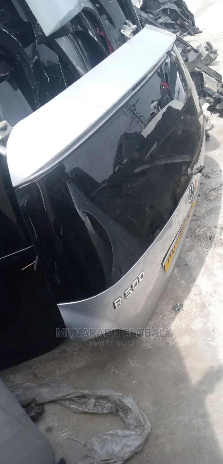 Mercedes Benz R-Class R350 Boot.