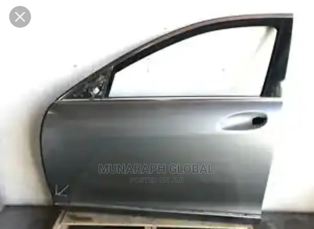 Mercedes Benz S550 Door.
