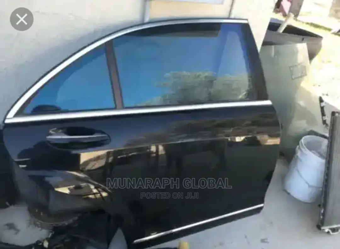 Mercedes Benz S550 Door.