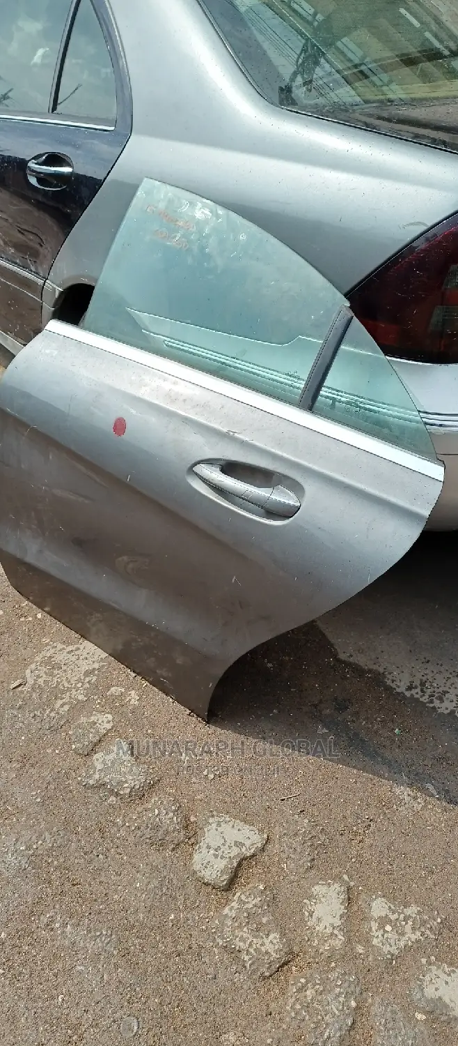 Mercedes Benz Cla 250 Door.