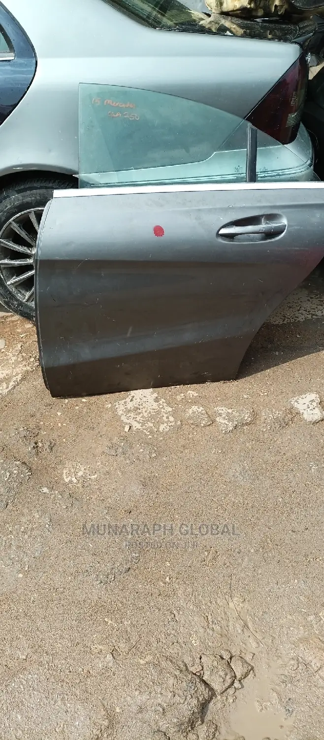 Mercedes Benz Cla 250 Door.