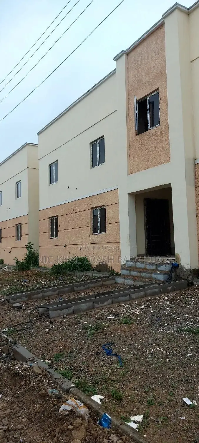 3bdrm Block of Flats in Brains And Hammers for sale