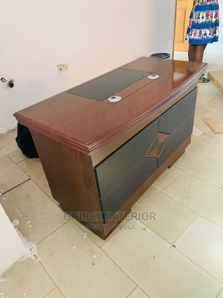 Quality Executive Wooden Office Table With Drawers.