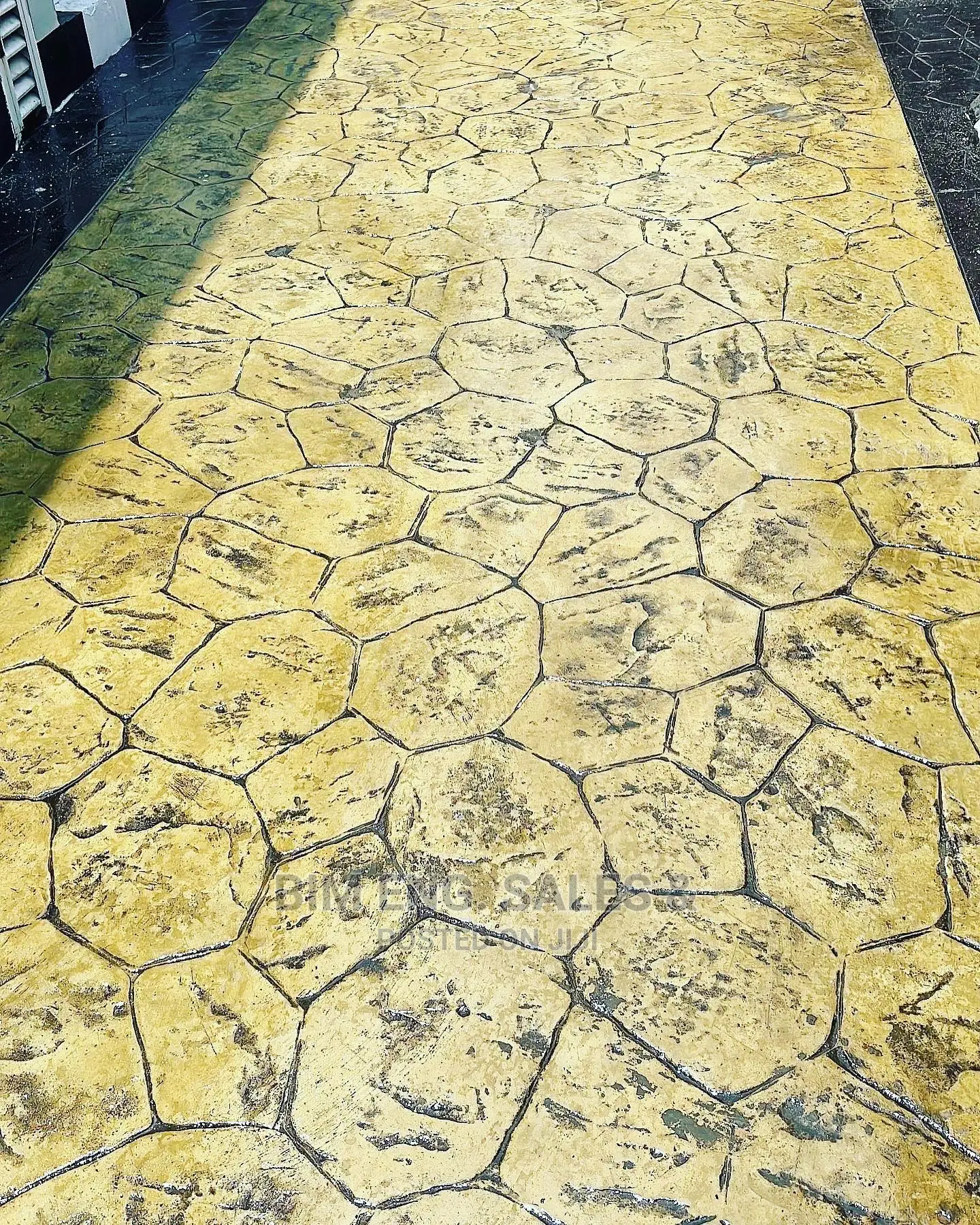 Random Stone Rock Mesabuff Grey Border Concrete Stamped
