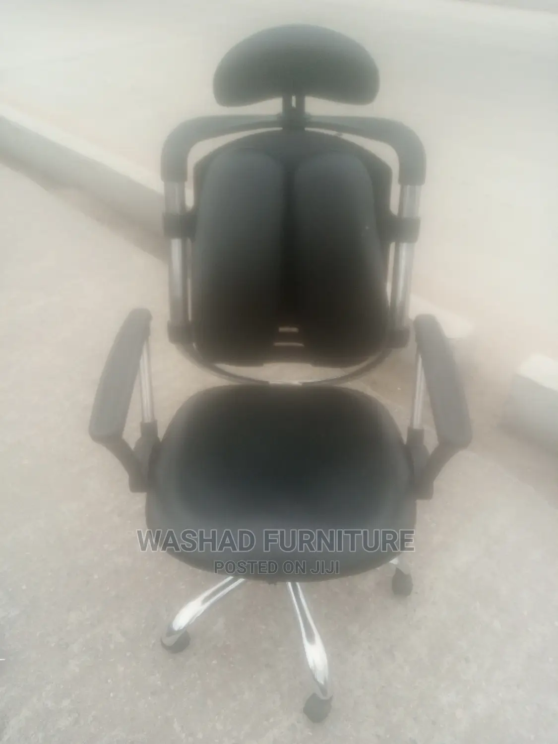Kidney Chair
