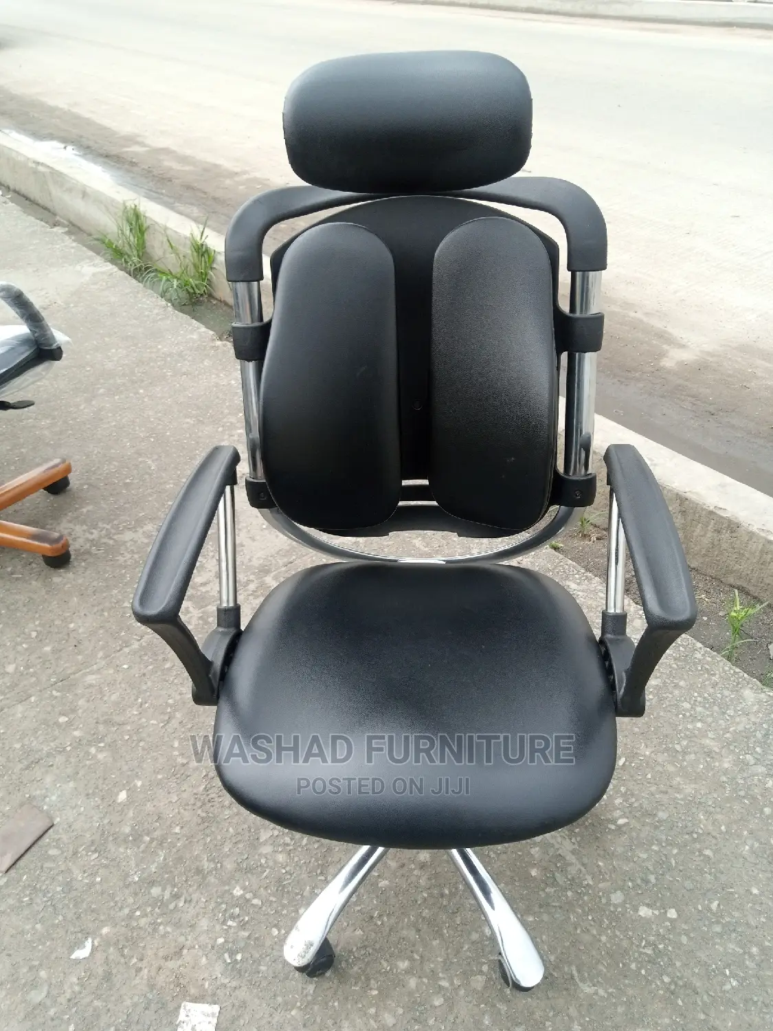 Kidney Chair