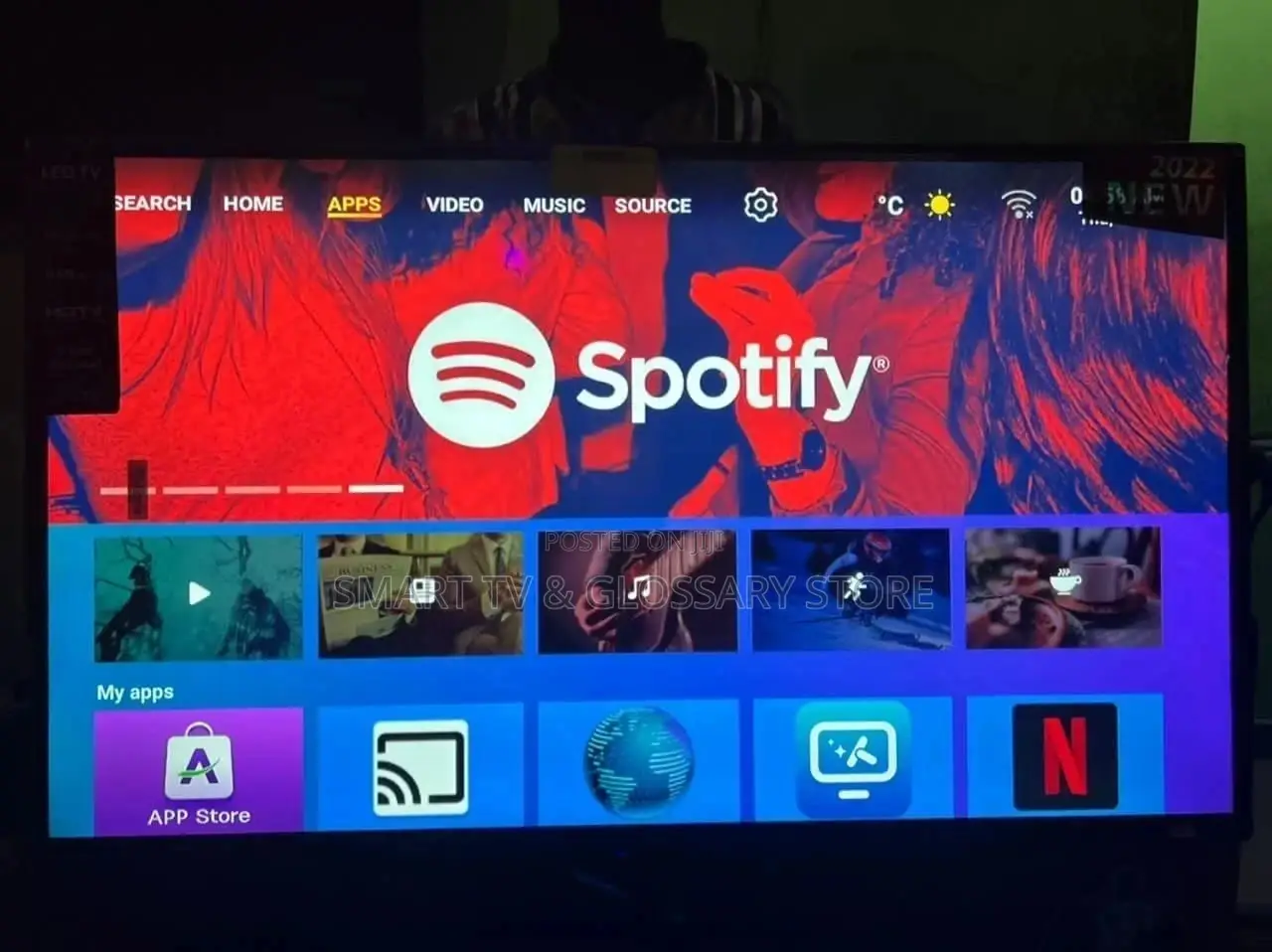 LG Smart TV Android 65 " With Netflix Facebook Youtube