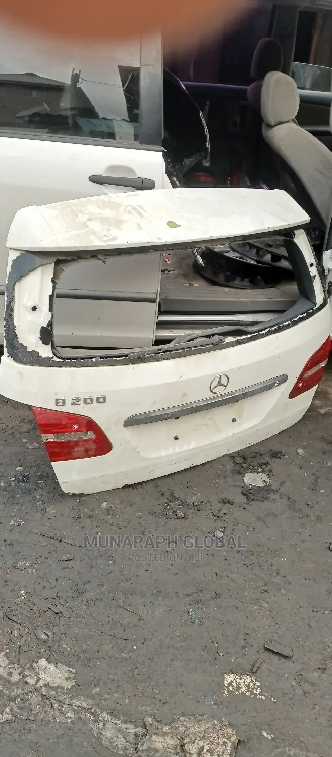 2013 Model Mercedes Benz B200 Tokunbo Boot.