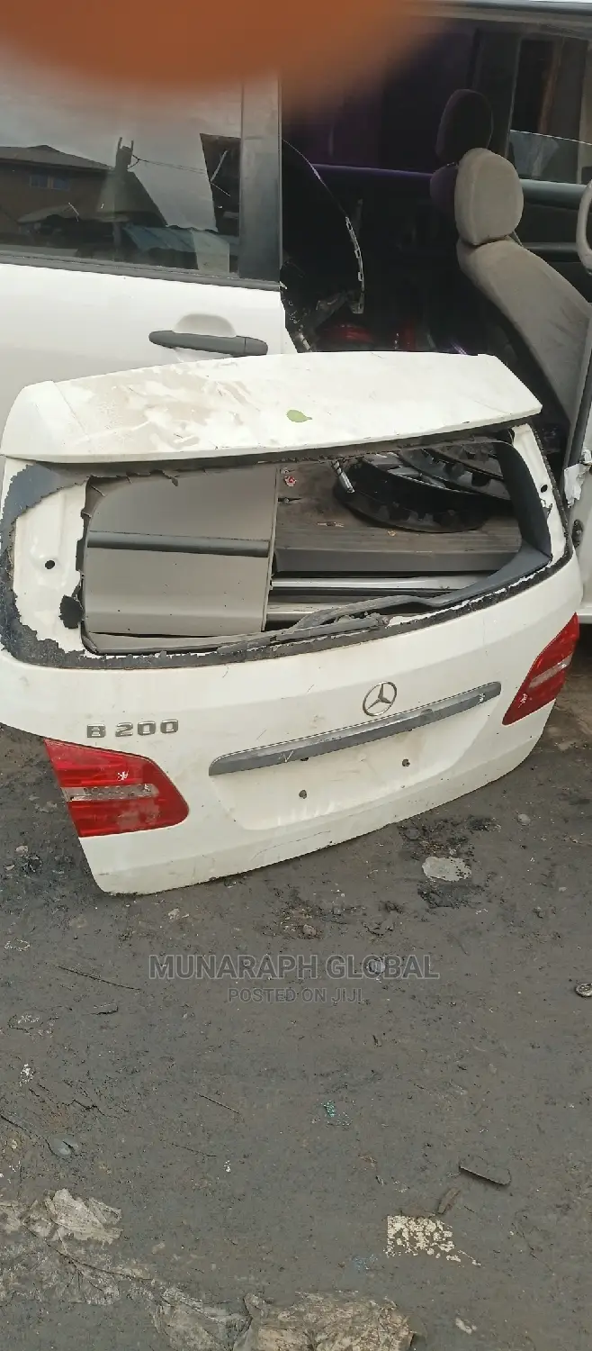 2013 Model Mercedes Benz B200 Tokunbo Boot.