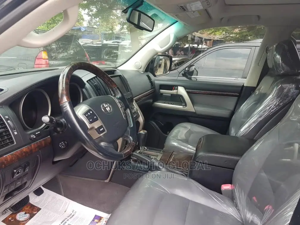 Toyota Land Cruiser 4.5 V8 GXR 2013 Black
