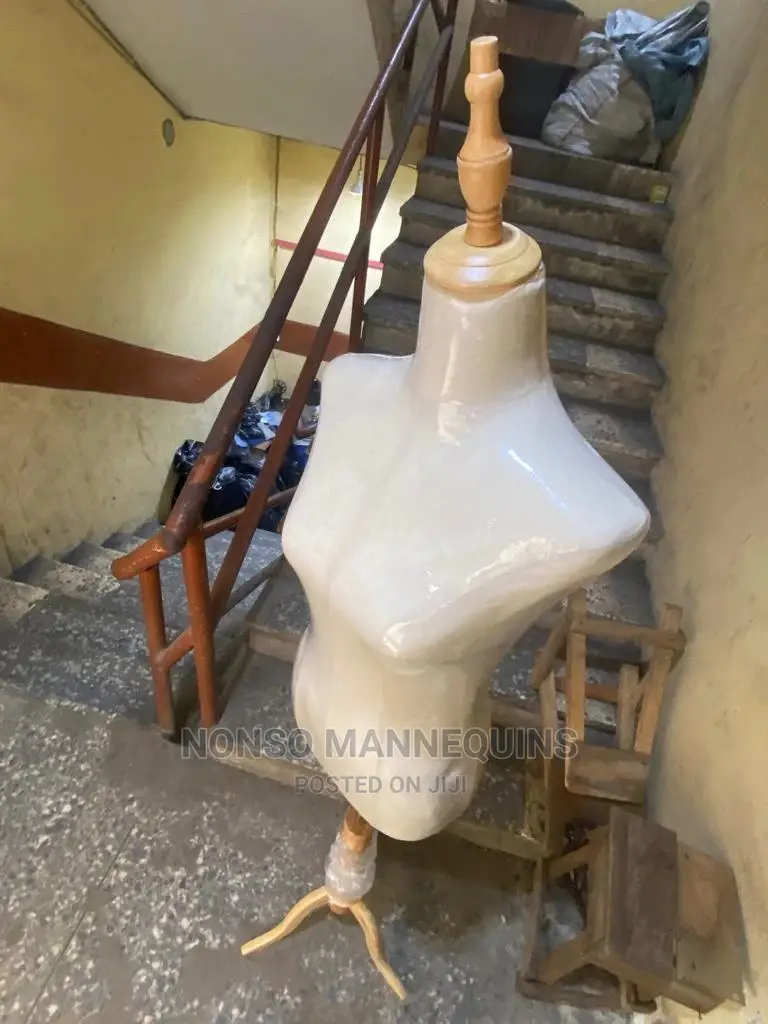 Fully Pinnable Size 8 Dressform With Adjustable Height