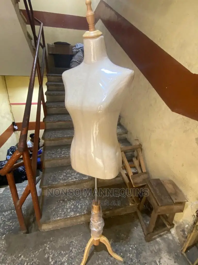 Fully Pinnable Size 8 Dressform With Adjustable Height