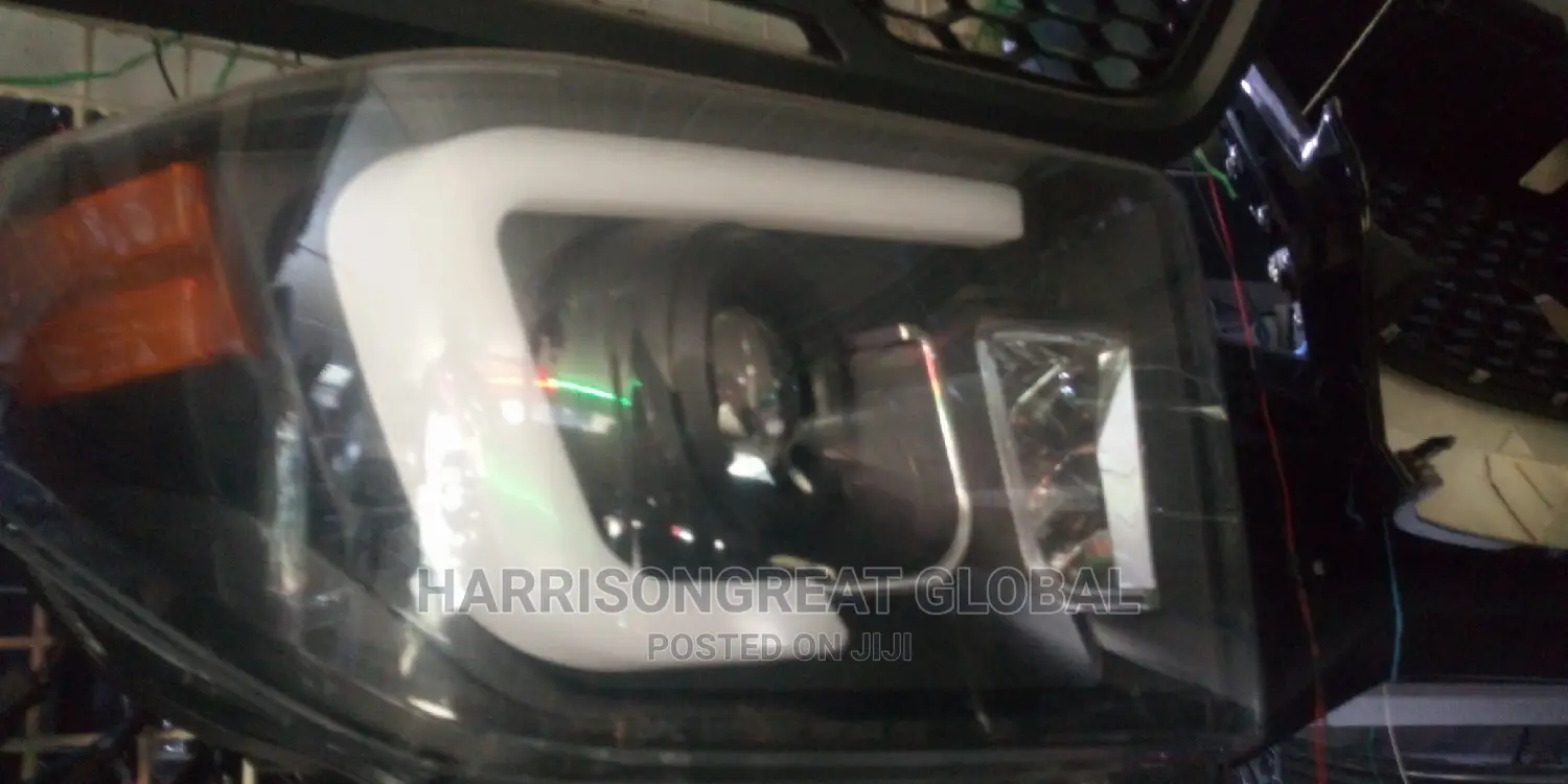 Yahoo Toyota Tacoma Head Lamp 2002 Model