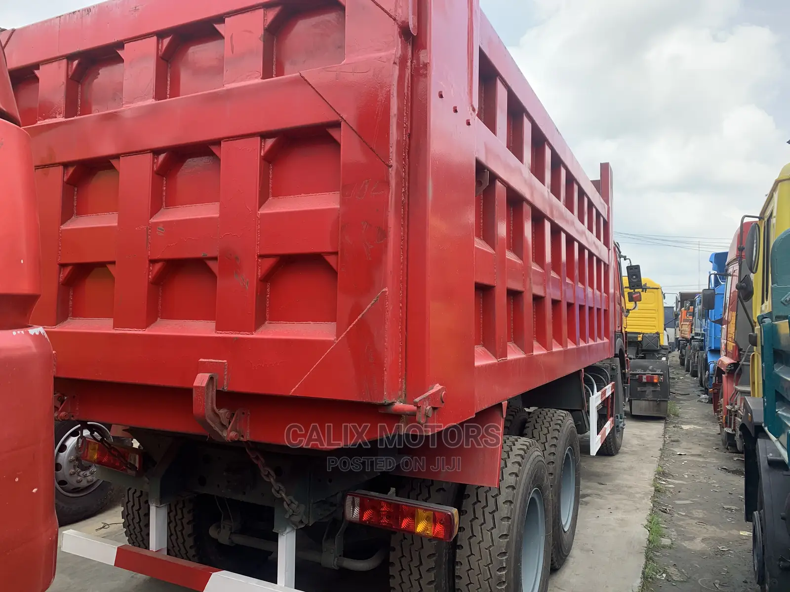 Foreign Used CNHTC Howo Truck 2014 Red