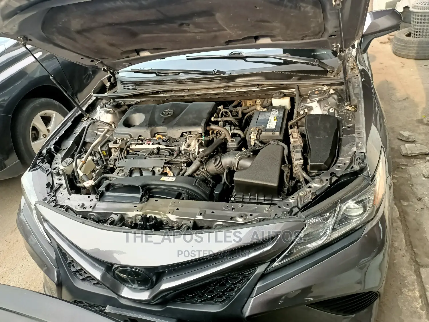 Toyota Camry SE FWD (2.5L 4cyl 8AM) 2018 Gray