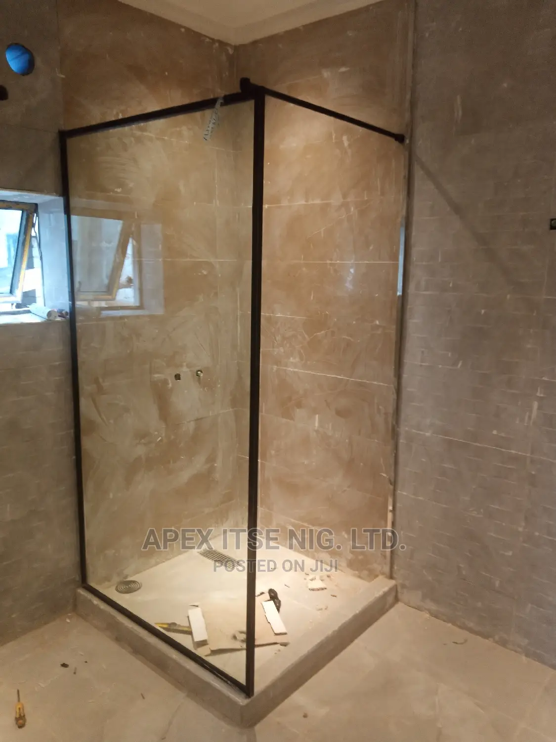 Black Mat Fix Glass Shower Cubicle