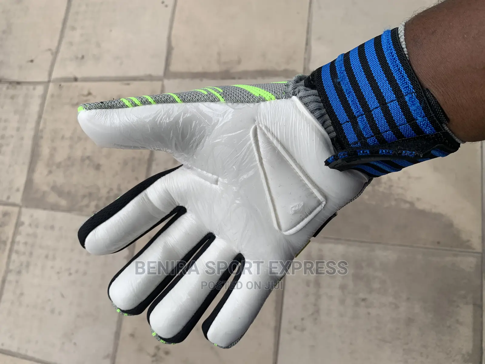 PRO GOALKEEPERS GLOVES ( Adidas )