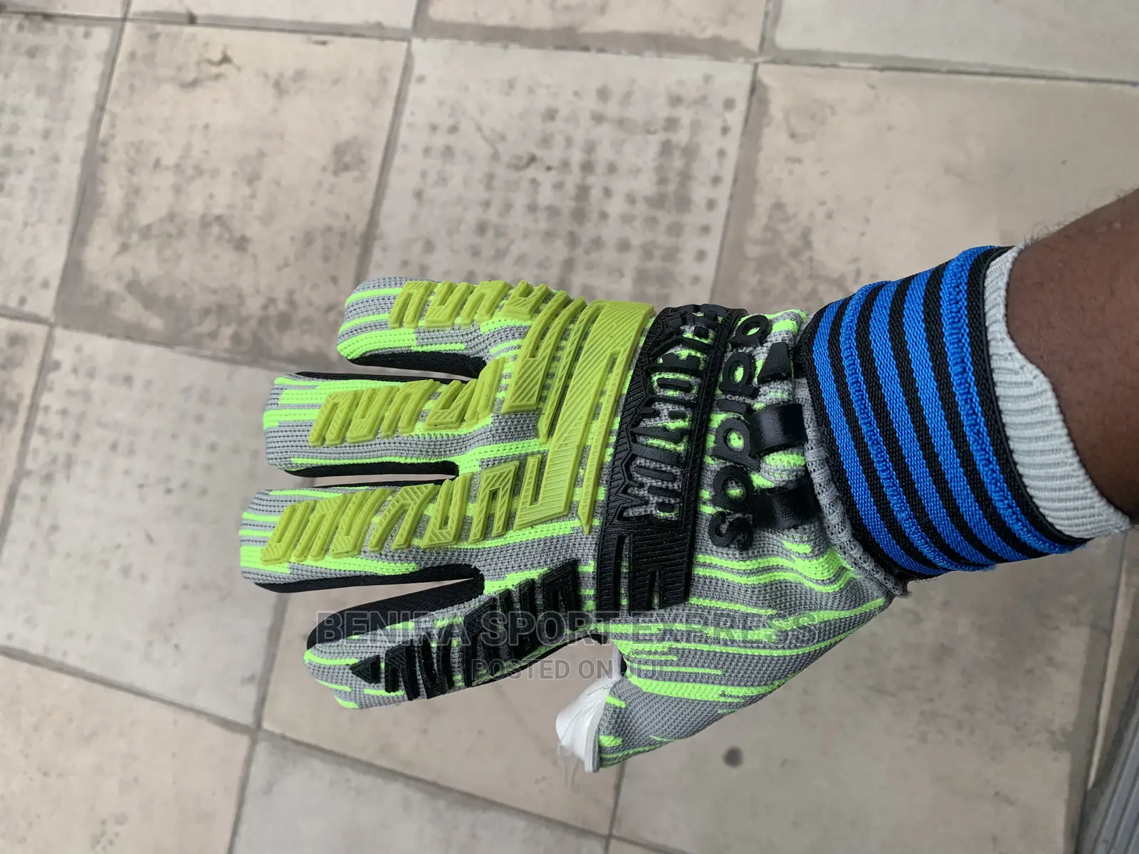 PRO GOALKEEPERS GLOVES ( Adidas )