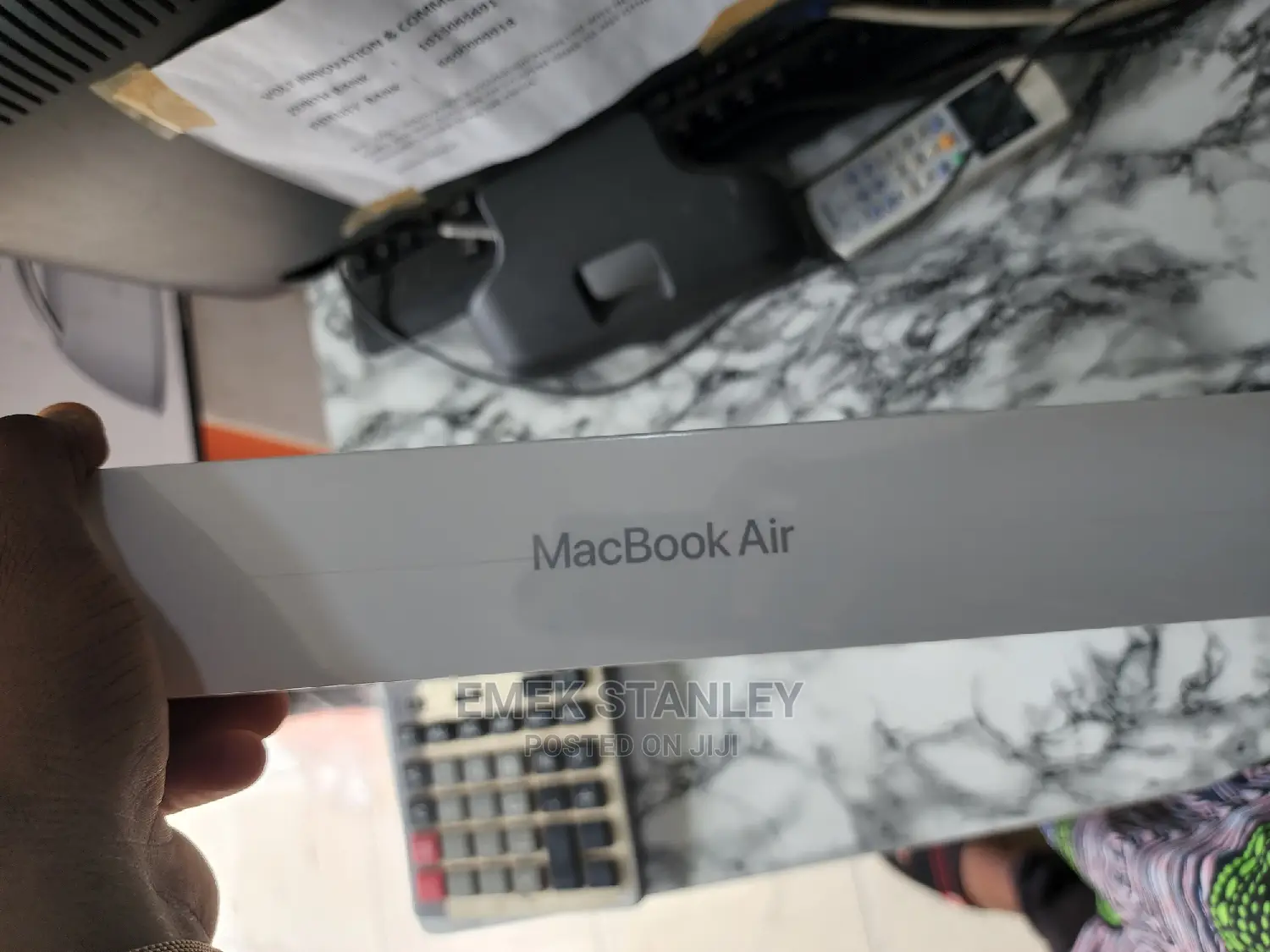 New Laptop Apple MacBook Air 2022 M2 8GB Apple M2 SSD 256GB
