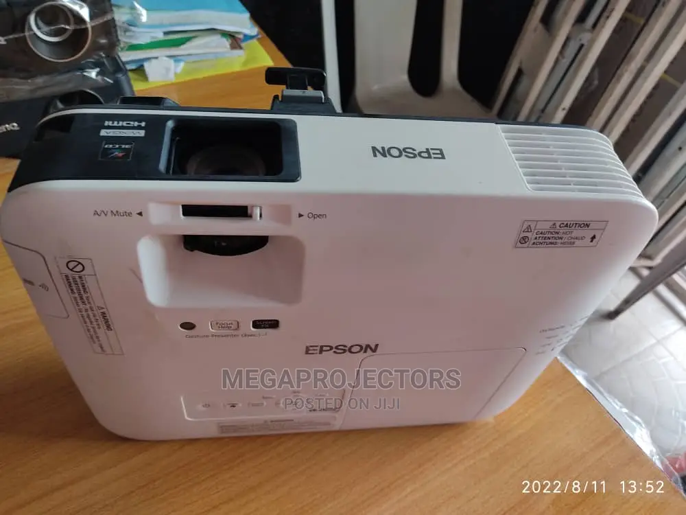 Epson Projector 5500 Lumens