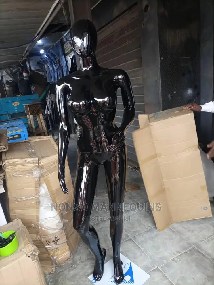 Size 12 Female Faceless Glossy Black Mannequin With Big Boob