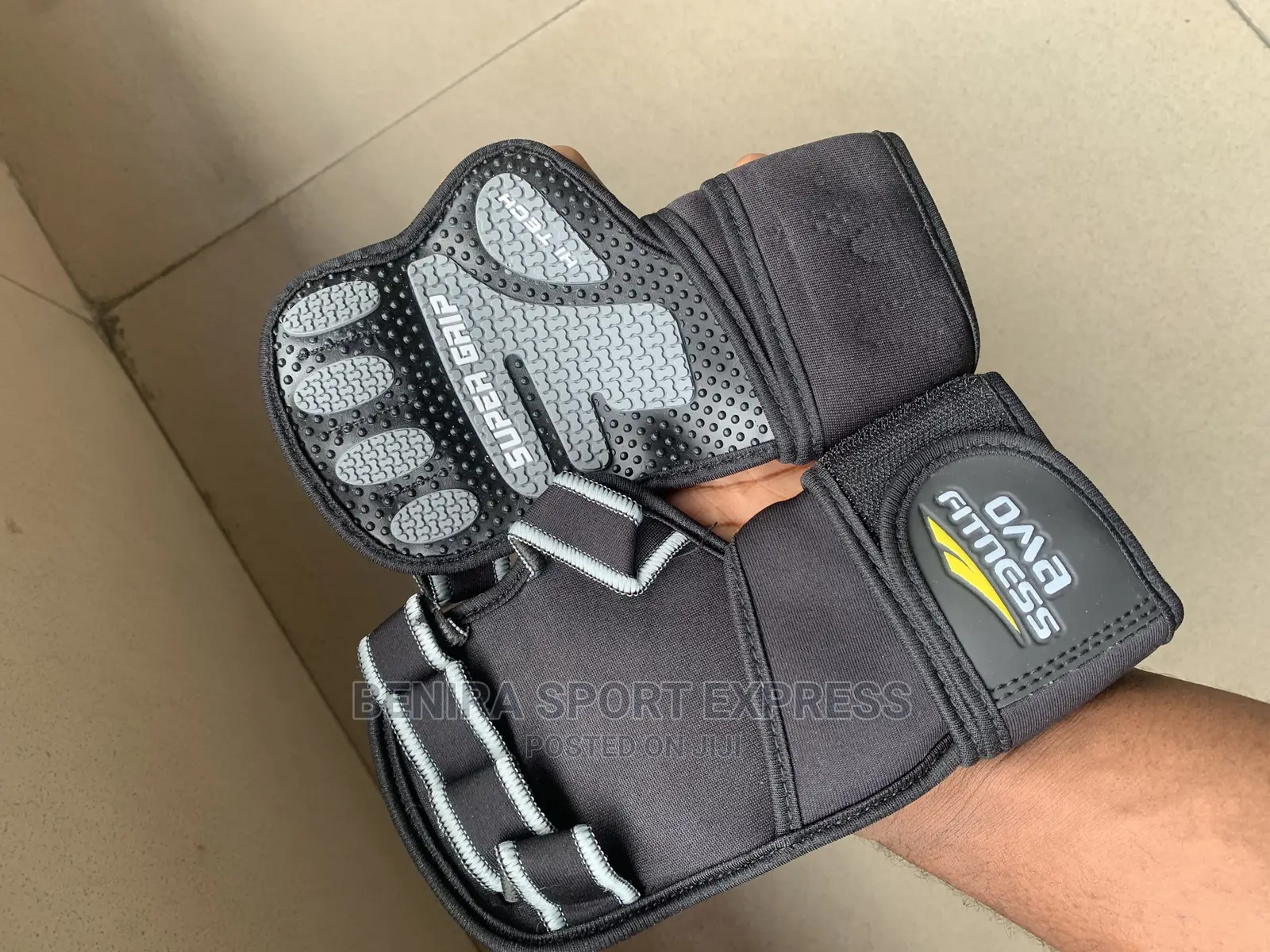 GYM GLOVE ( Super Grip )