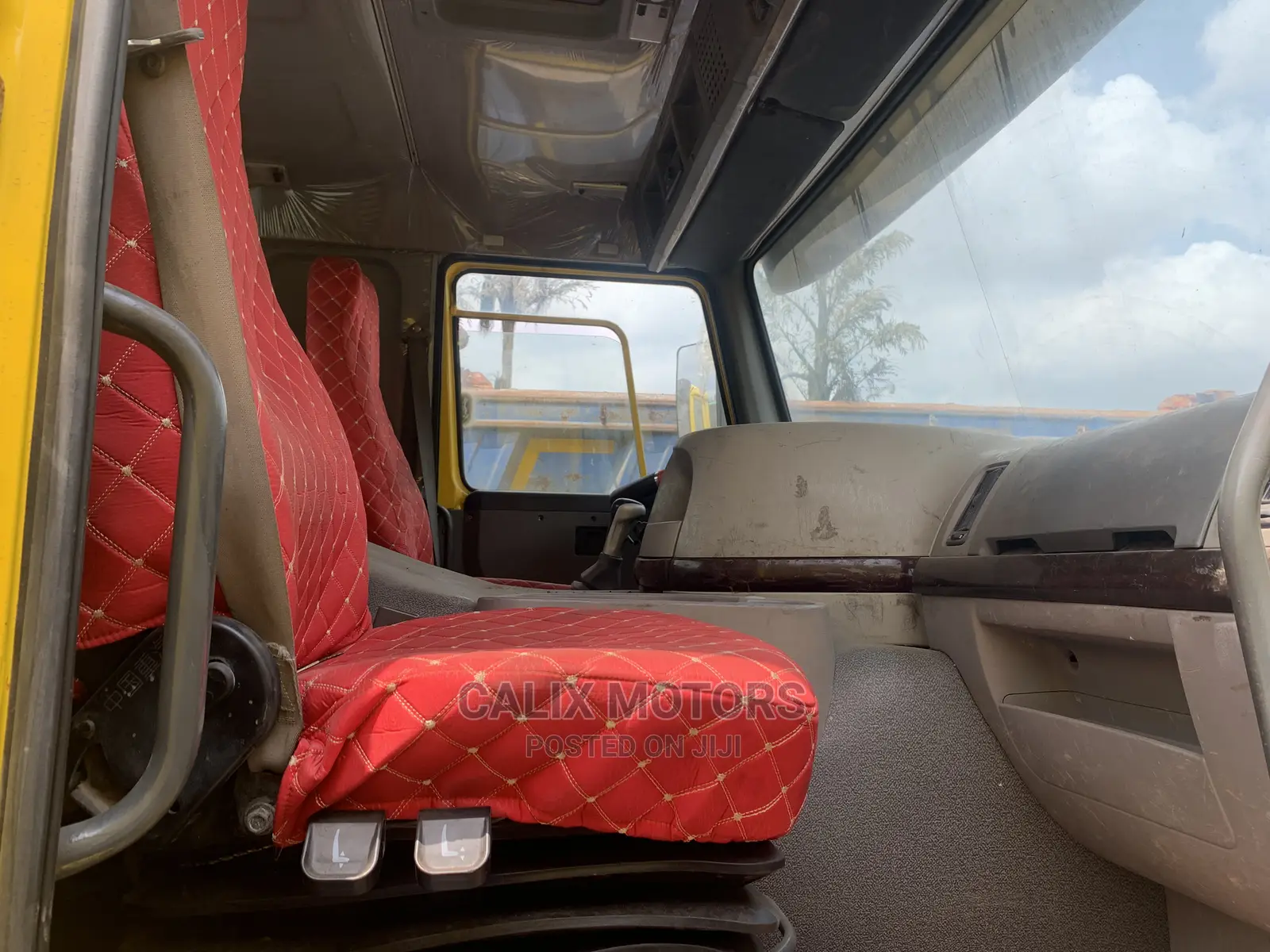 Clean Foreign Used CNHTC Howo Truck