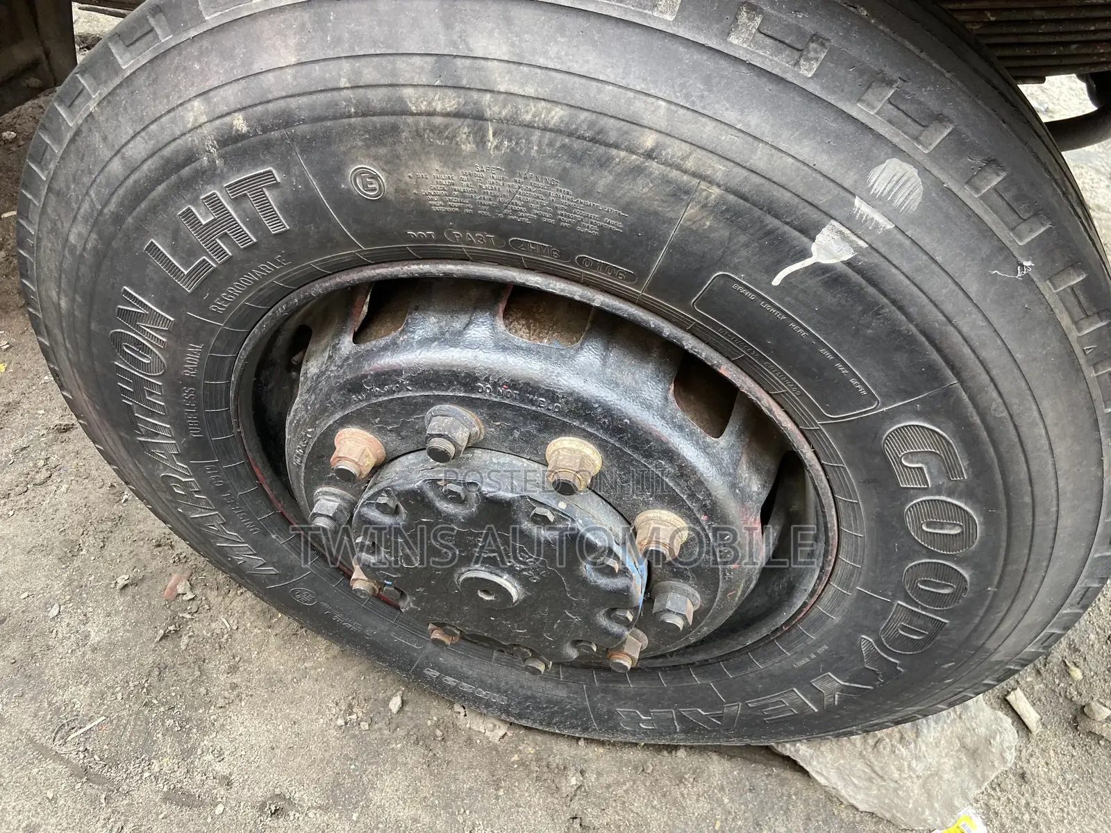 Mercedes-Benz Tipper 10bolt With Auxiliary