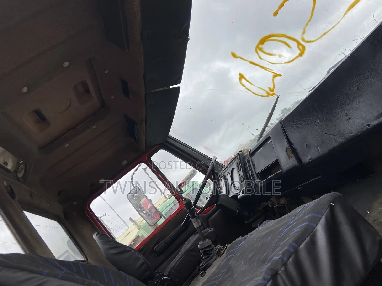 Mercedes-Benz Tipper 10bolt With Auxiliary
