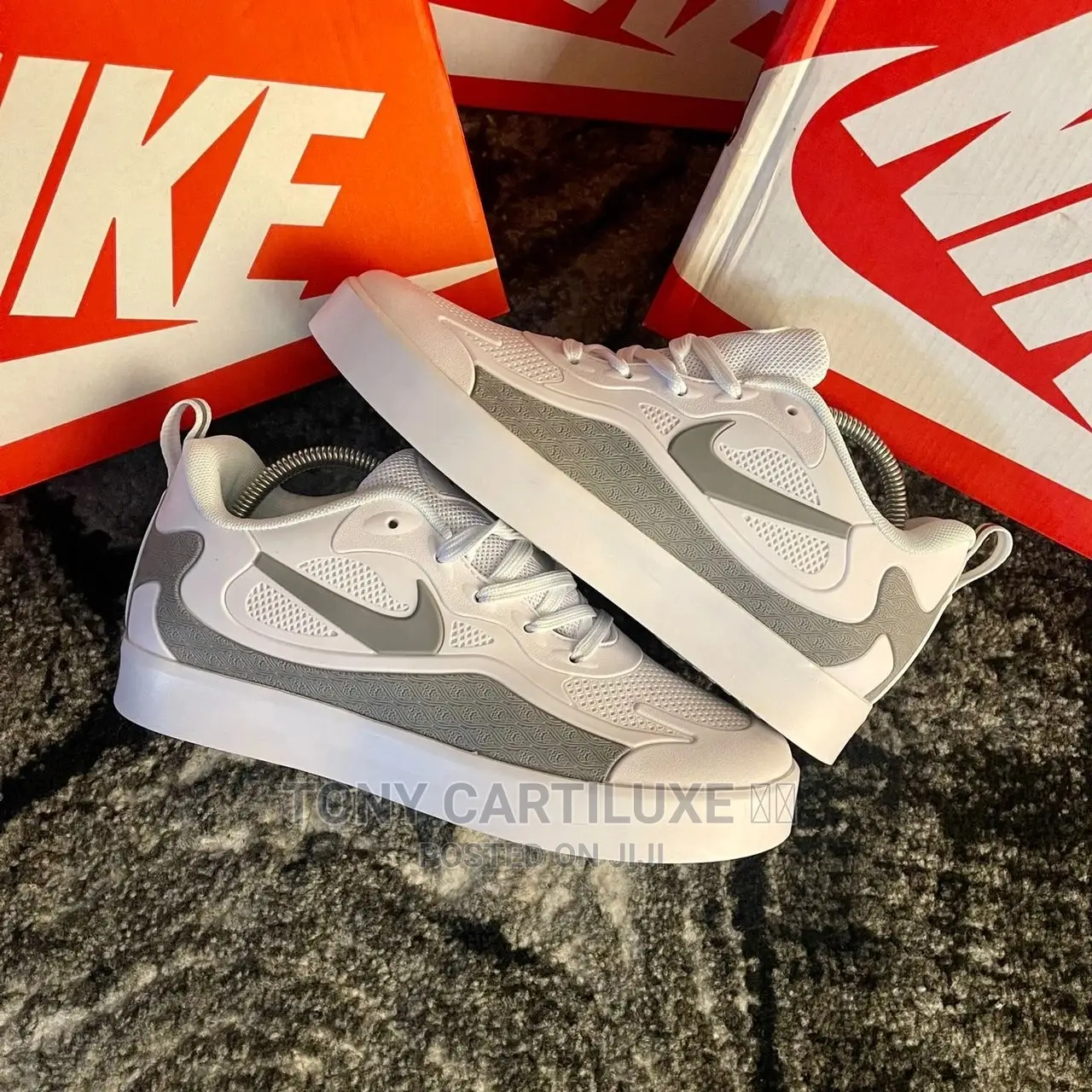 *Nike Air 270 React Grey / White
