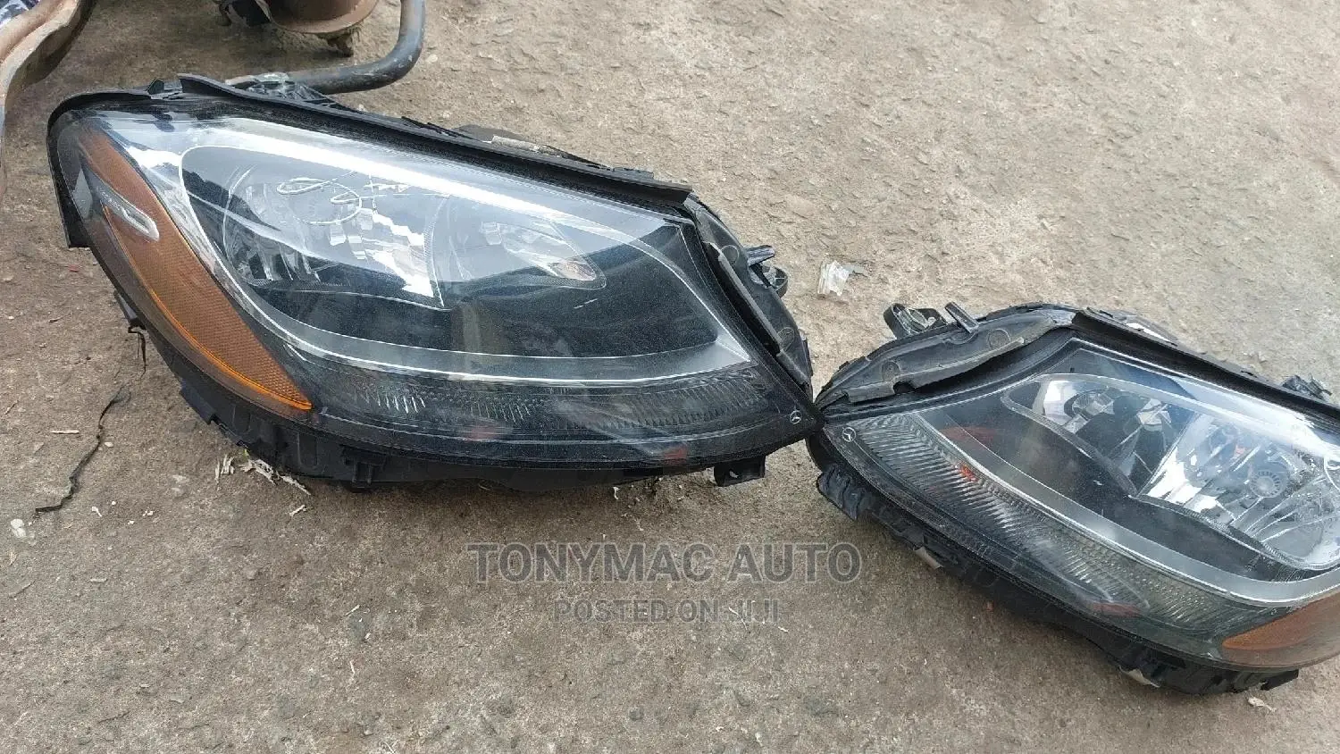 Mercedes-Benz C300 2015,2016 Headlights Non Charger
