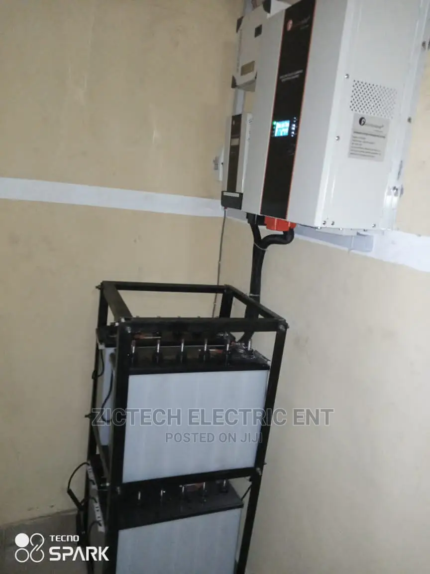 5kva Inverter 4 220ah Battery 8 300w Solar Panels